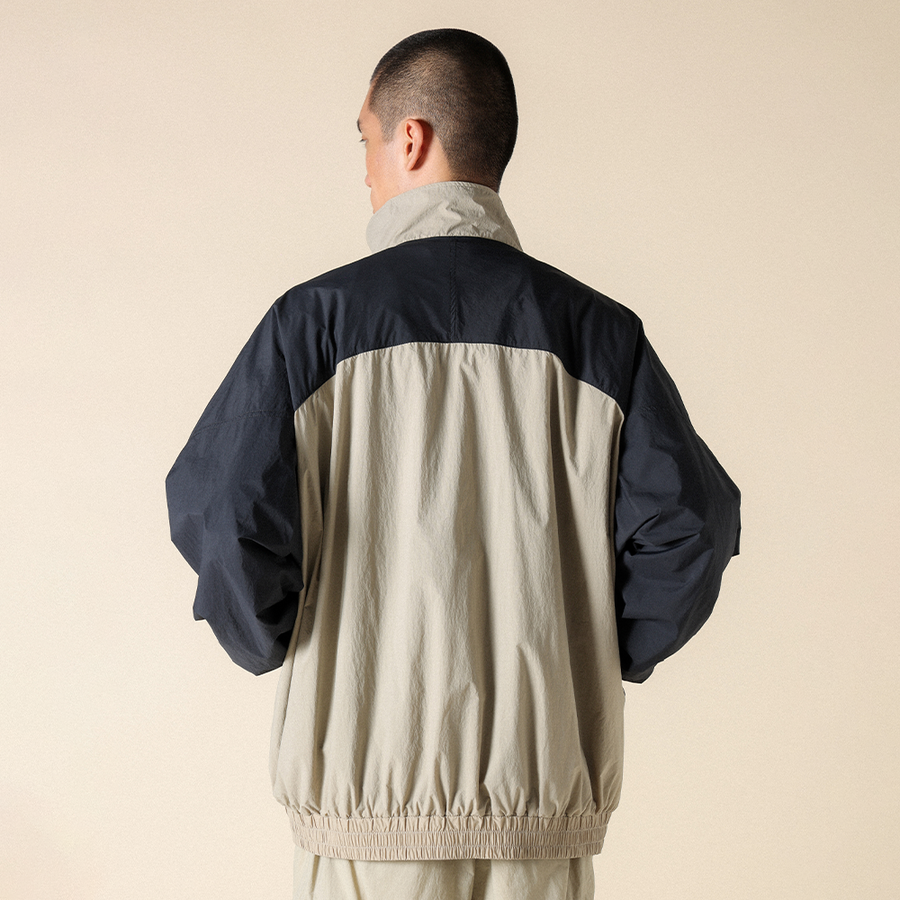 Mizuno WR Light Windbreaker Black / Beige
